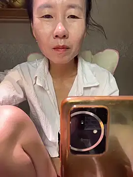 lilysister66 online show from 14, 4, 2026