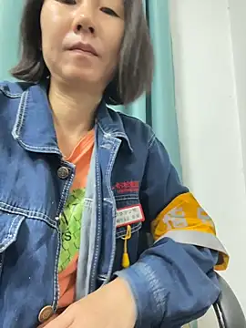 lilysister66 online show from 13, 6, 2026