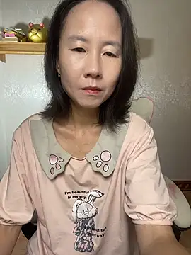 Snapshot of lilysister66 chatting on 7, 5, 2026 lilysister66 online show from 7, 5, 2026