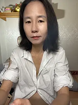 Snapshot of lilysister66 chatting on 12, 5, 2026 lilysister66 online show from 12, 5, 2026