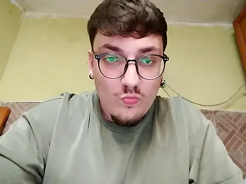 Sconosciuto21203 online show from 17, 5, 2026