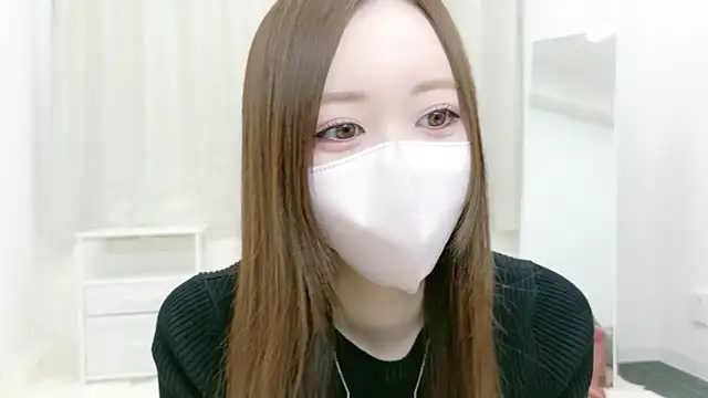Snapshot of salachan_v chatting on 8, 4, 2026 salachan v online show from 8, 4, 2026