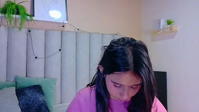Snapshot of StarrMoon__ chatting on 19, 6, 2026 StarrMoon online show from 19, 6, 2026