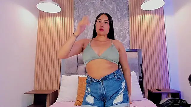 Sulay Kim online show from 15, 4, 2026