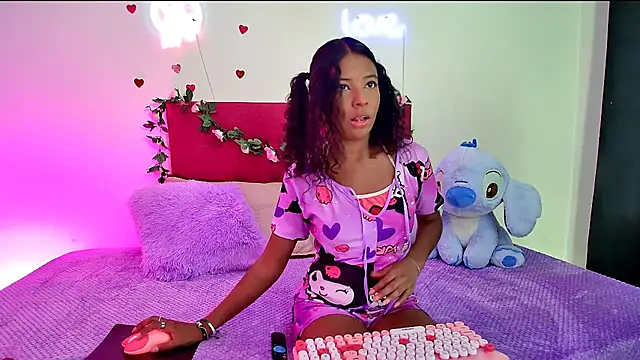 Snapshot of Ellie_Cute7 chatting on 1, 6, 2026 Ellie Cute7 online show from 1, 6, 2026