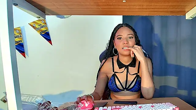 Snapshot of Ellie_Cute7 chatting on 19, 6, 2026 Ellie Cute7 online show from 19, 6, 2026