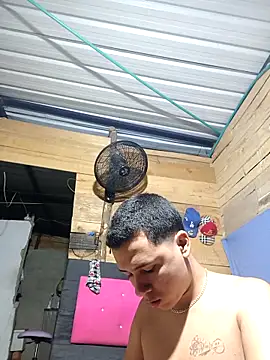 Emyli Liam online show from 21, 3, 2026