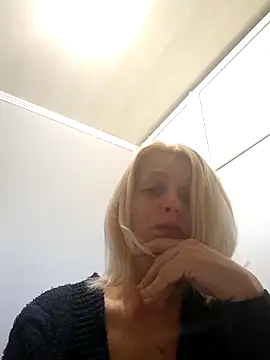 MiaLove183 online show from 3, 5, 2026