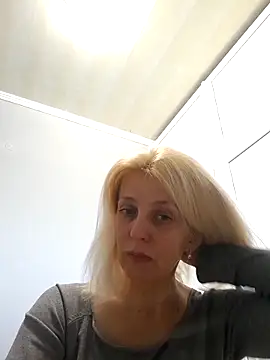 MiaLove183 online show from 25, 4, 2026