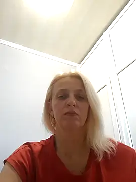 MiaLove183 online show from 9, 6, 2026
