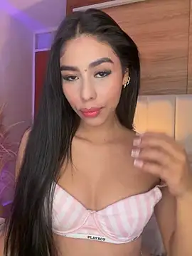 Snapshot of Rossie_Blooms chatting on 11, 6, 2026 Rossie Blooms online show from 11, 6, 2026