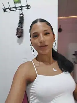 Snapshot of gabzinhaofc chatting on 18, 5, 2026 gabzinhaofc online show from 18, 5, 2026