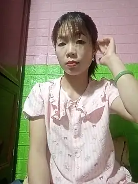 AmyLinee01 online show from 17, 5, 2026