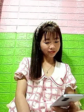 AmyLinee01 online show from 13, 6, 2026