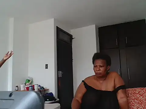 Lucia-boobs online show from 26, 3, 2026