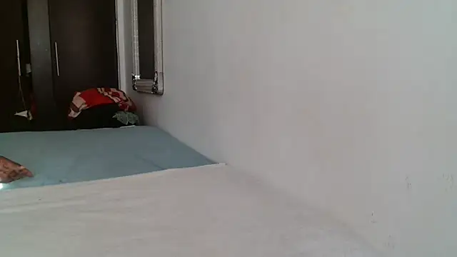 Lucia-boobs online show from 5, 4, 2026