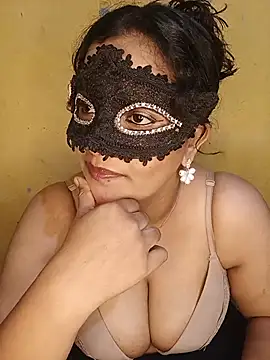 Snapshot of Crushme_cpl chatting on 22, 6, 2026 Crushme cpl online show from 22, 6, 2026