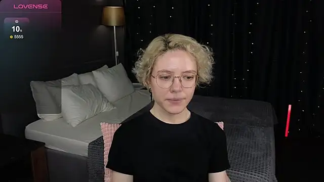 Snapshot of HottoKori chatting on 4, 6, 2026 HottoKori online show from 4, 6, 2026