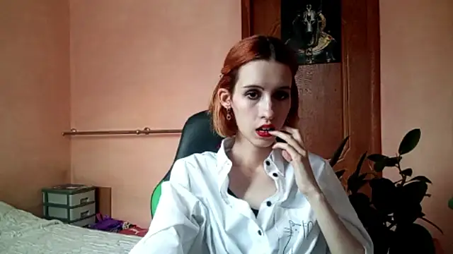 Snapshot of SirenFrost chatting on 11, 6, 2026 SirenFrost online show from 11, 6, 2026