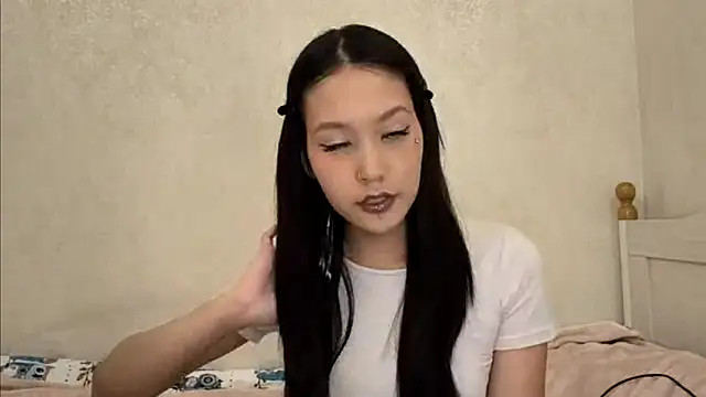 ayanovae online show from 15, 4, 2026