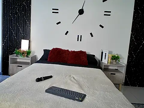 aurora petitee online show from 24, 3, 2026