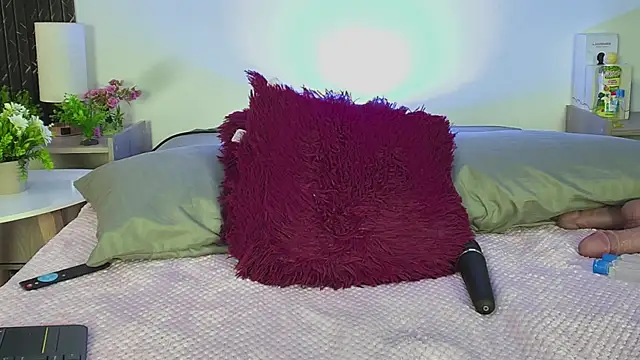 Snapshot of aurora_petitee chatting on 3, 6, 2026 aurora petitee online show from 3, 6, 2026