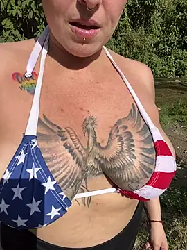 Snapshot of MiaHotboobs chatting on 21, 3, 2026 MiaHotboobs online show from 21, 3, 2026