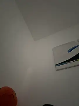 Supremegirlvibes online show from 3, 5, 2026