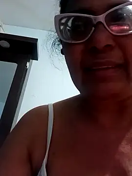 sexymomsn online show from 5, 4, 2026