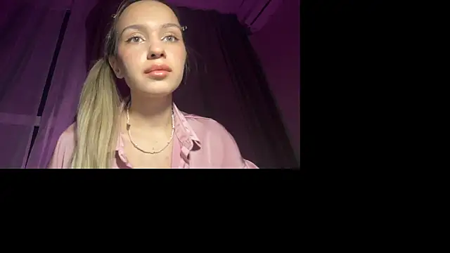 Snapshot of Candy_Loveee chatting on 25, 3, 2026 Candy Loveee online show from 25, 3, 2026