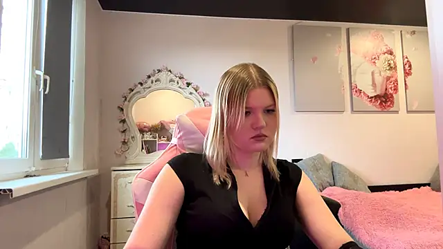 Snapshot of SweettAnny chatting on 19, 6, 2026 SweettAnny online show from 19, 6, 2026