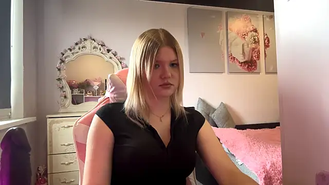 Snapshot of SweettAnny chatting on 14, 6, 2026 SweettAnny online show from 14, 6, 2026