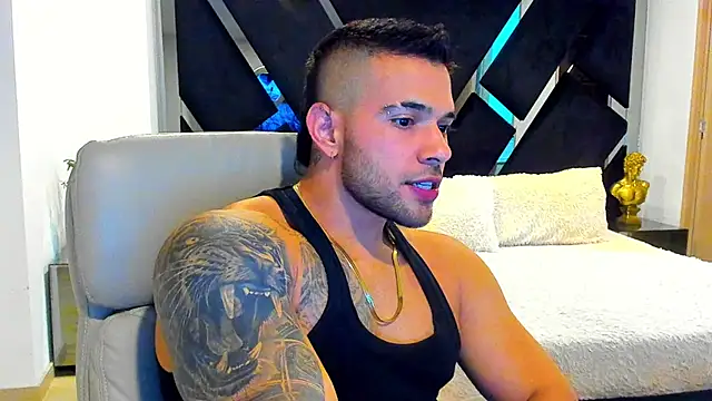 Snapshot of Raytorres chatting on 12, 7, 2026 Raytorres online show from 12, 7, 2026