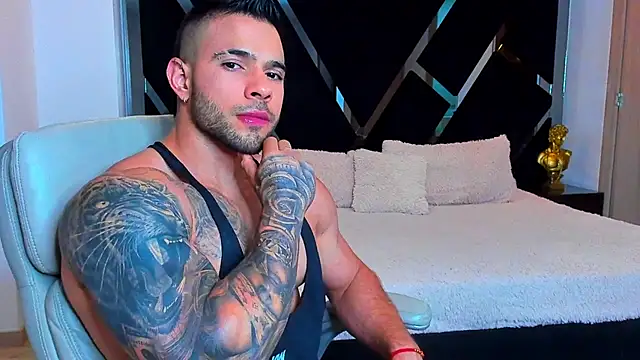 Snapshot of Raytorres chatting on 15, 5, 2026 Raytorres online show from 15, 5, 2026