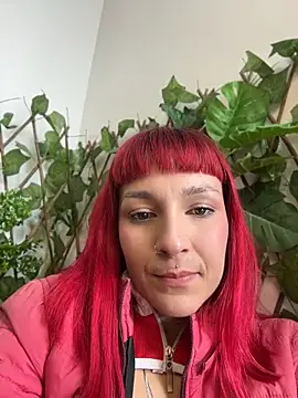 Snapshot of Amelie-RedHoney chatting on 7, 6, 2026 Amelie-RedHoney online show from 7, 6, 2026