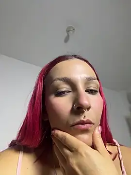 Snapshot of Amelie-RedHoney chatting on 3, 6, 2026 Amelie-RedHoney online show from 3, 6, 2026