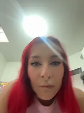 Snapshot of Amelie-RedHoney chatting on 4, 5, 2026 Amelie-RedHoney online show from 4, 5, 2026