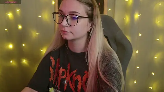 lucysussy online show from 21, 7, 2026