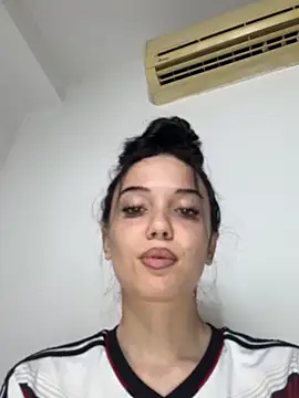 Snapshot of icedrosemarye chatting on 12, 6, 2026 icedrosemarye online show from 12, 6, 2026