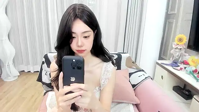 jolie 33 online show from 19, 4, 2026