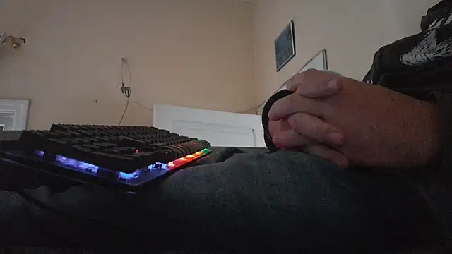 Snapshot of Sueliton2 chatting on 15, 5, 2026 Sueliton2 online show from 15, 5, 2026