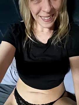 Snapshot of Foxyflame28 chatting on 25, 3, 2026 Foxyflame28 online show from 25, 3, 2026