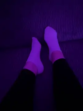 Snapshot of LilouPieds chatting on 6, 6, 2026 LilouPieds online show from 6, 6, 2026