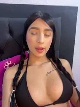 Hannaa blondee online show from 14, 4, 2026