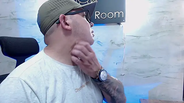 maximo daddy online show from 19, 4, 2026