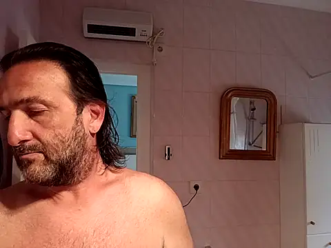 Snapshot of DanTrov79 chatting on 9, 5, 2026 DanTrov79 online show from 9, 5, 2026