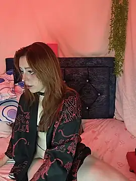 Amber prada online show from 13, 7, 2026