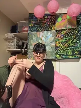 mango-kitty online show from 20, 4, 2026