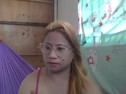 PinayChristine online show from 10, 4, 2026