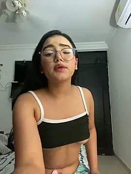 Snapshot of valvam_ chatting on 27, 3, 2026 valvam online show from 27, 3, 2026